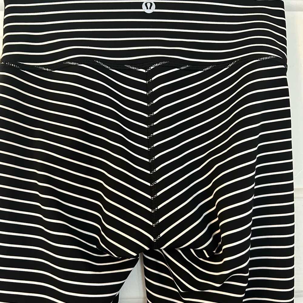 lululemon Black and White Striped Leggings - Picture 4 of 6